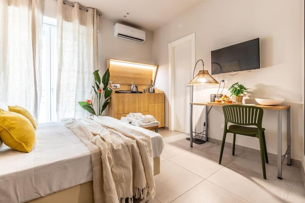 Dafne Room Un'Oasi Romana Per Coppie Exterior foto